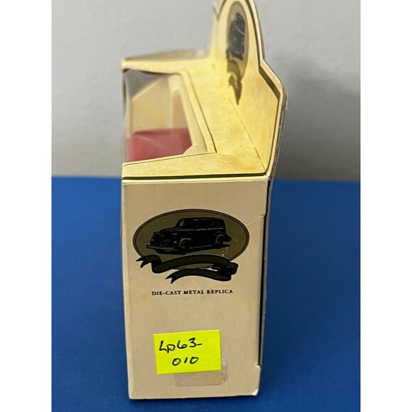 Vintage Lledo Bedford 30CWT Red & Black Van Harry Ramsden's Promo Van Truck - Picture 5 of 7